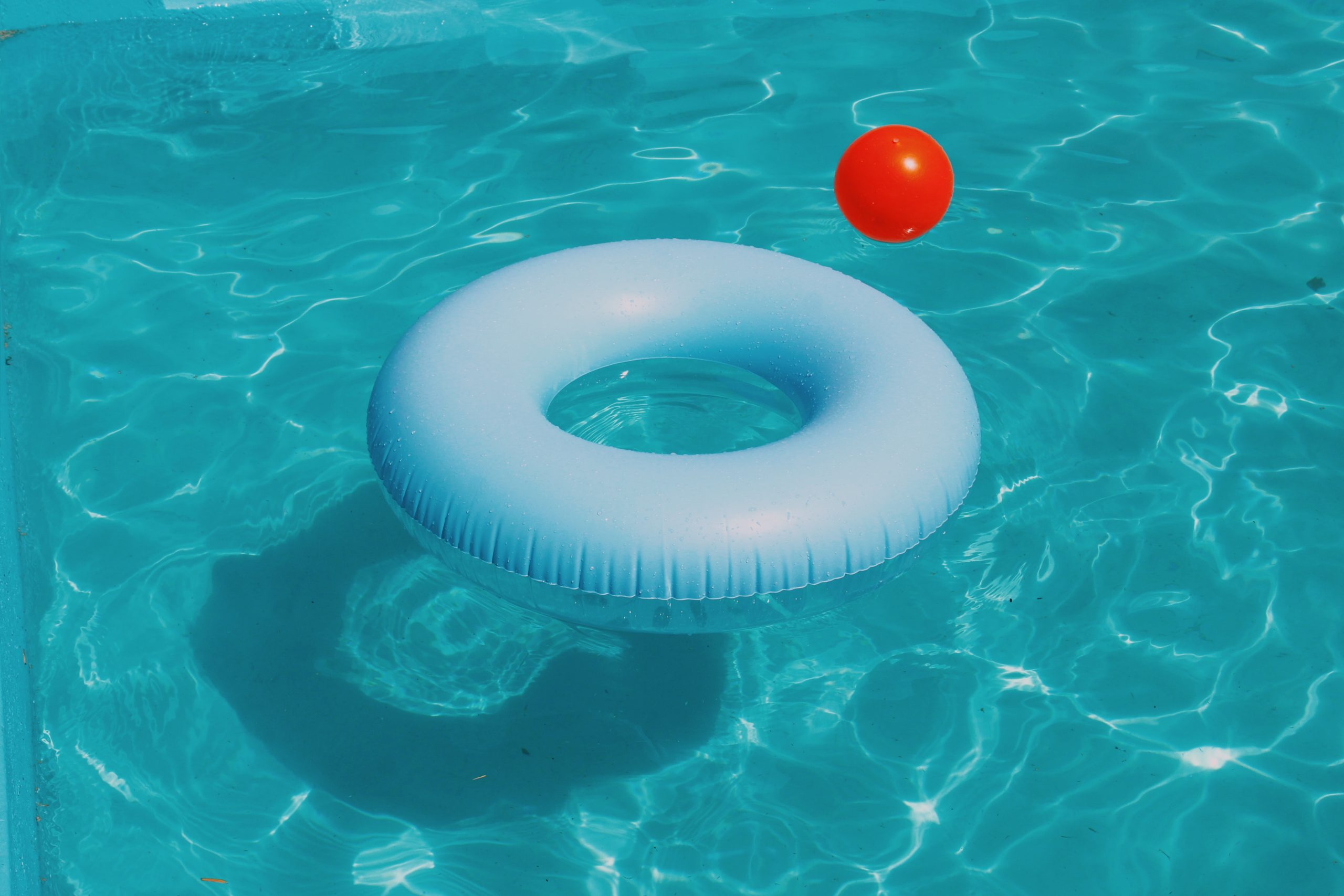Elementos de seguridad para evitar accidentes en la piscina | SafePool365